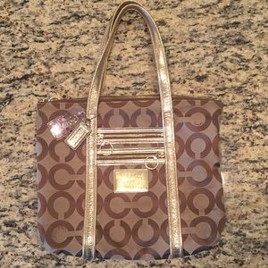 Coach Poppy Over the Should Purse